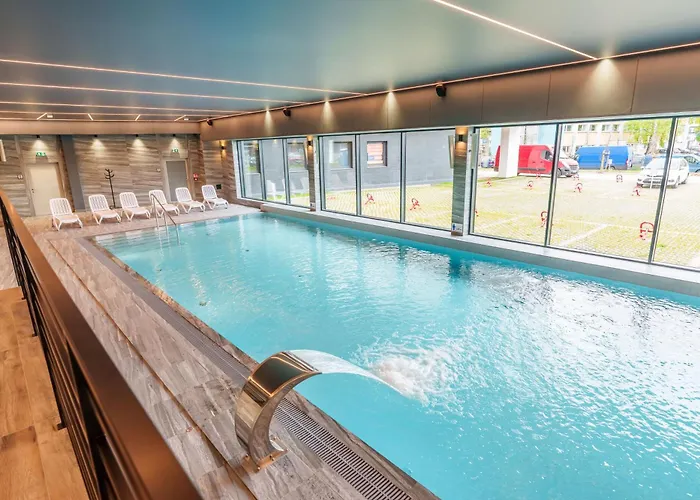 FARO y Kasprowicza 20 BASEN W Cenie SCHWIMMBAD Im Preis